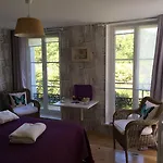 Au Jardin Des Deux Ponts Bed & Breakfast