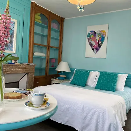 Au Jardin Des Deux Ponts Bed and breakfast 3*