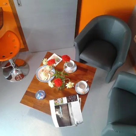 Au Jardin Des Deux Ponts Bed & Breakfast
