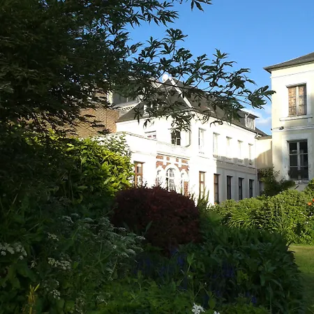 Couette-café Au Jardin Des Deux Ponts 3*