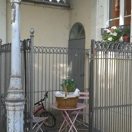 Bed & Breakfast Au Jardin Des Deux Ponts