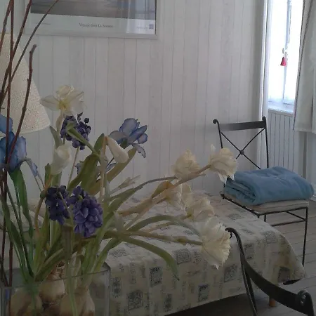 Au Jardin Des Deux Ponts Bed & Breakfast 3*