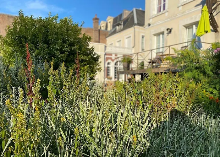 Au Jardin Des Deux Ponts Couette-café 3*